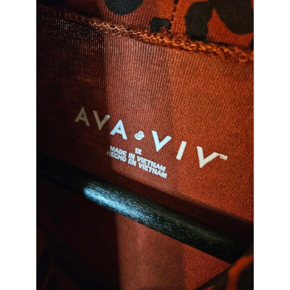 Ava & Viv Bronze Leopard Print Top – Size 1X - Picture 3 of 5